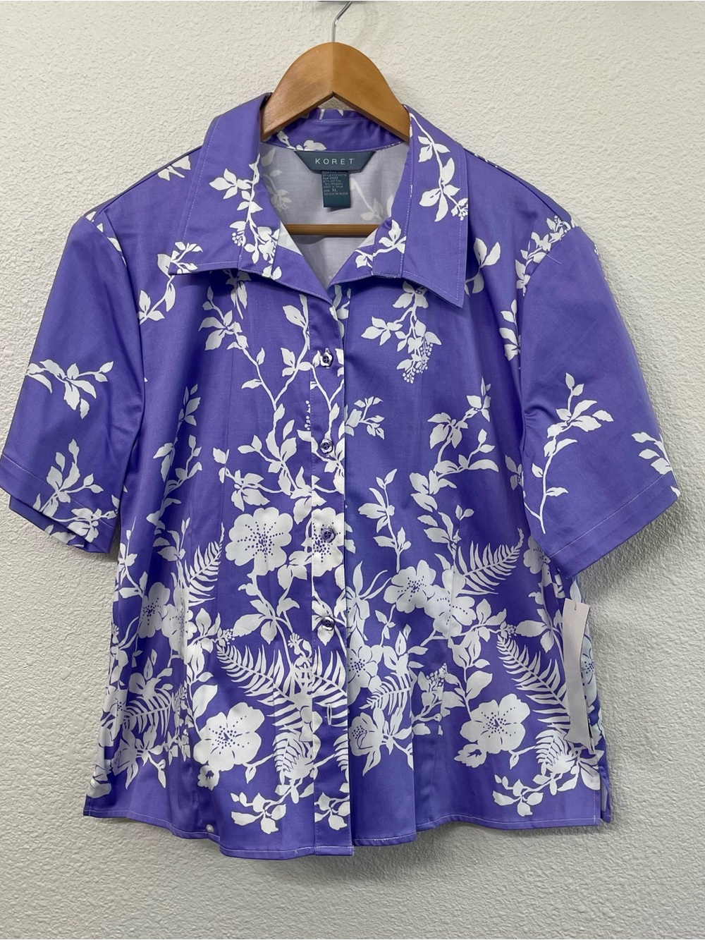 Koret Purple Tropical Floral Short-Sleeve Button Down Shirt Flower Button Detail